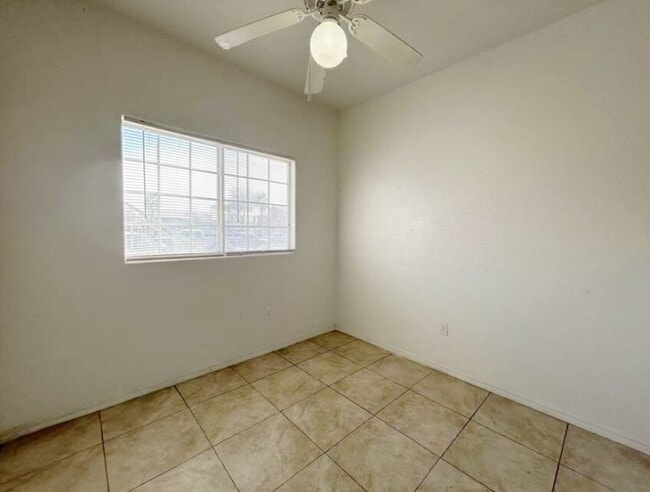 Foto del edificio - 4730 E Craig Rd