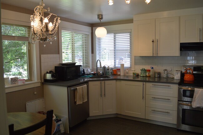 Foto del edificio - Remodeled 2 bed, 1 Bath in the heart of Fort Collins!