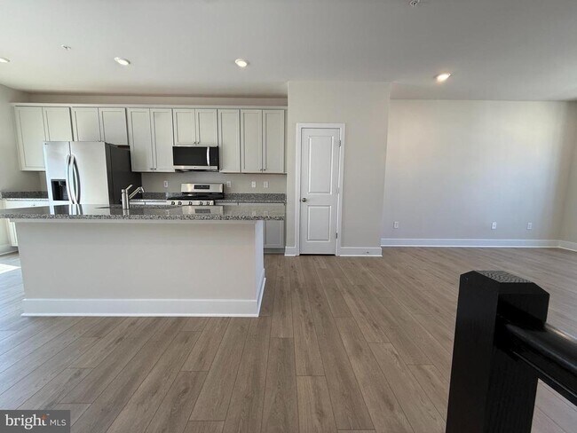 Foto del edificio - 7815 Barrensdale Rd