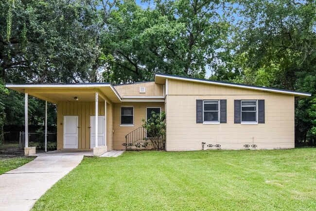 Building Photo - 7258 Greenway Dr