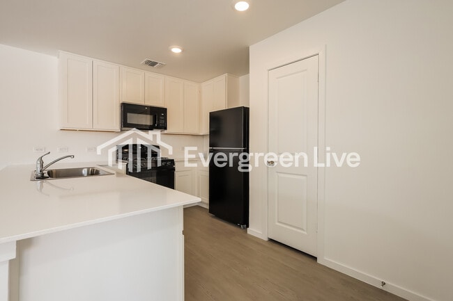 Building Photo - 3705 Los Cabos Dr