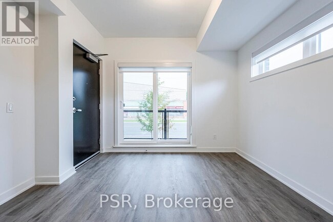 Photo du bâtiment - 41 Danforth Rd