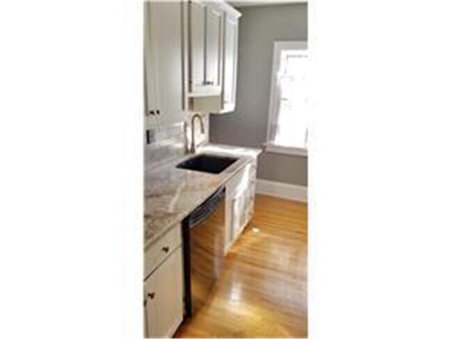 Foto del edificio - 4840 Upton Ave S