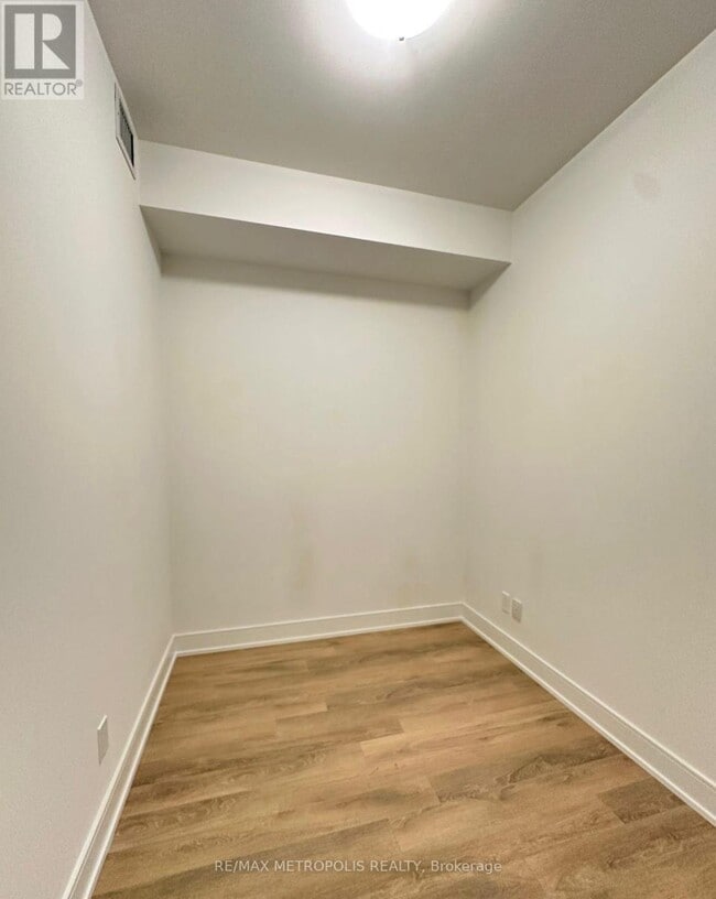 Building Photo - 1350 Ellesmere Rd