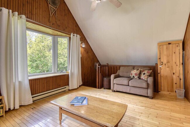 Photo du bâtiment - 1698 Rue Principale