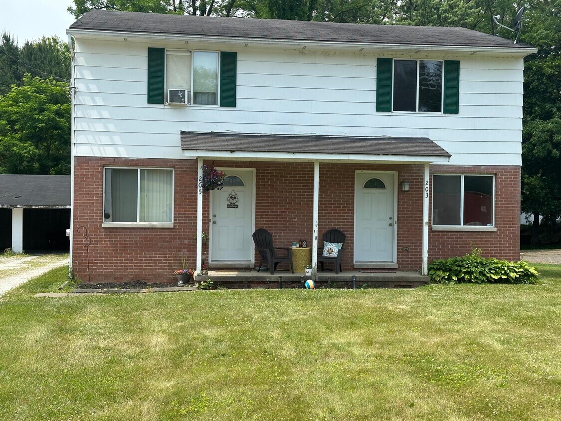 Primary Photo - 215 -217 Steiner St
