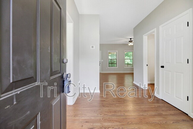 Building Photo - 75 Rock Mill Ct
