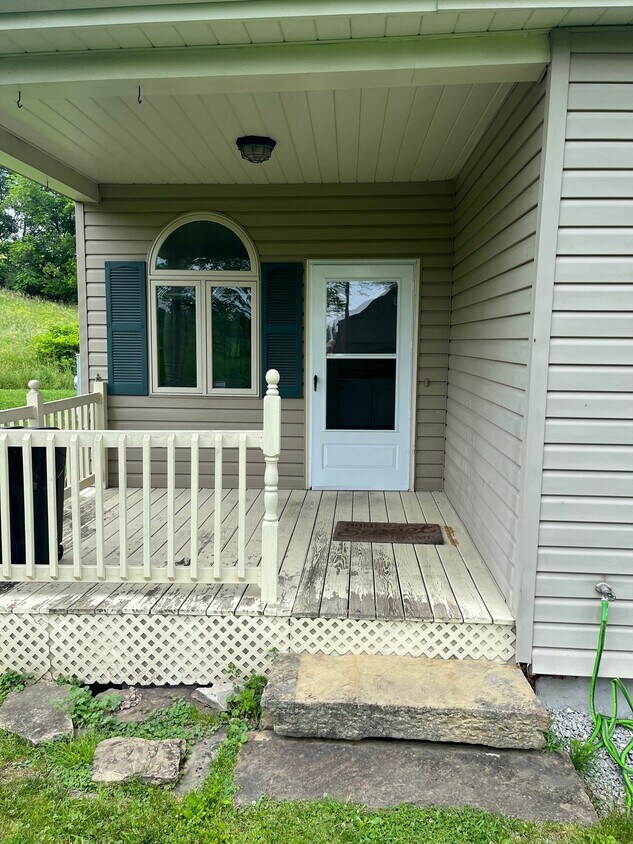 473 McClane Farm Rd Unit Apartment 1, Washington, PA 15301 Apartments