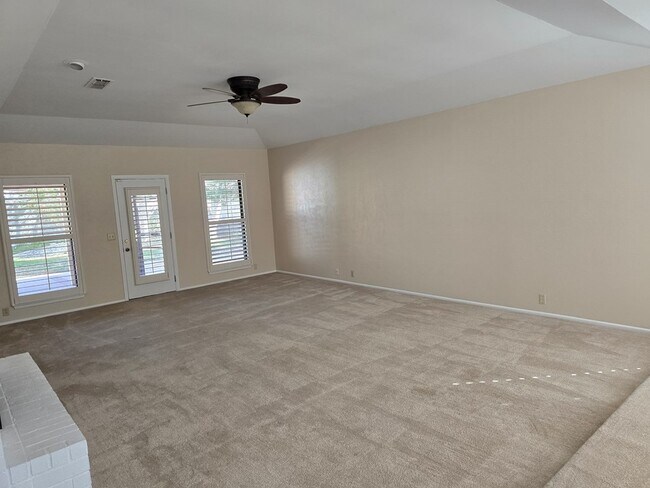 Foto del edificio - 6 Sunnygrove Dr