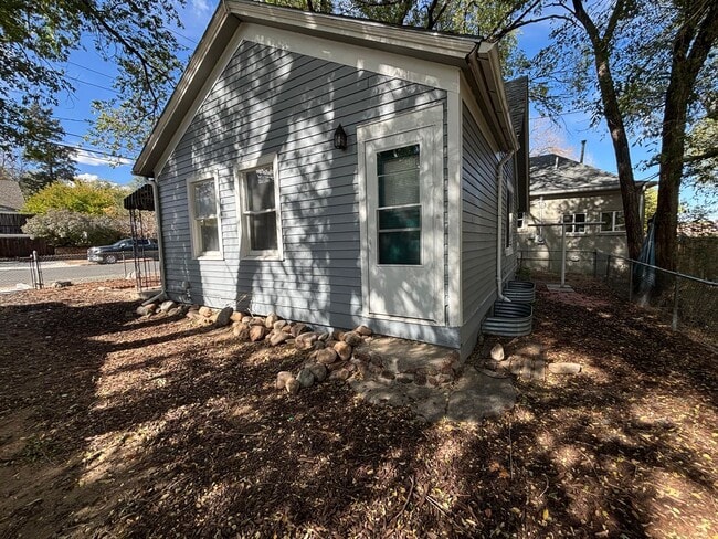 Photo - 1 Bedroom 1 Bathroom w/Office - Available ... House