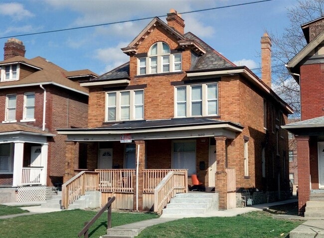 Building Photo - 1624 Summit St