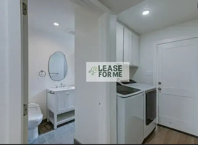 Building Photo - 1279 W 38th St