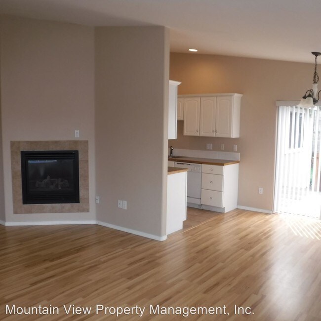 Foto del edificio - 3 br, 2 bath House - 2793 NE Hope Drive