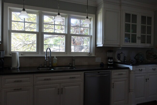 Foto del edificio - Great Seabright area 2/1 Fully Furnished Home