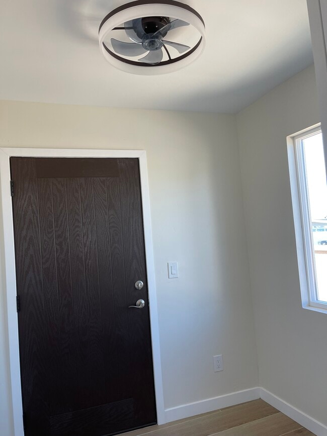 Building Photo - 1005 Neptune Dr