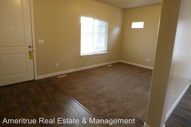 Building Photo - 775 S Willow Park Dr