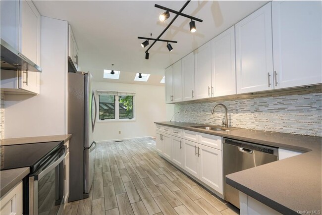 Foto del edificio - 55 Boulder Ridge Rd