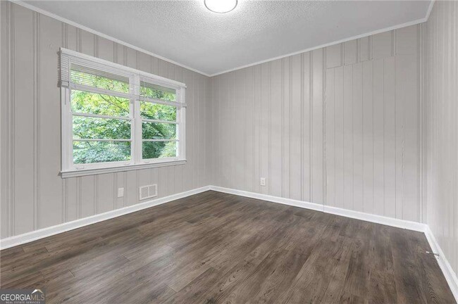 Foto del edificio - 2683 Rockcliff Rd SE