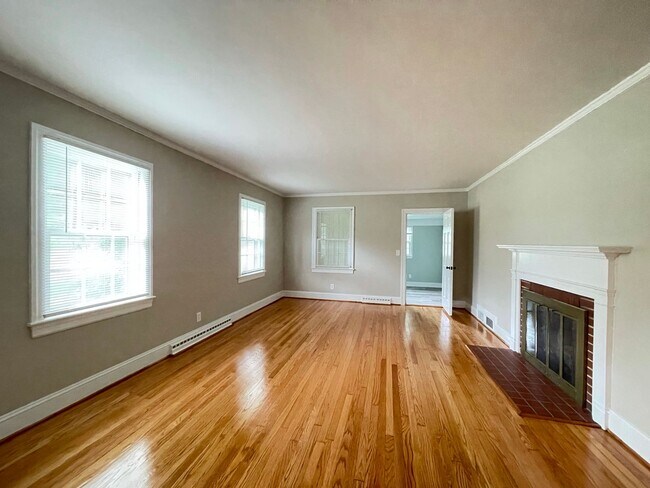 Foto del edificio - Everything you’ve been dreaming of is here. Lease today!