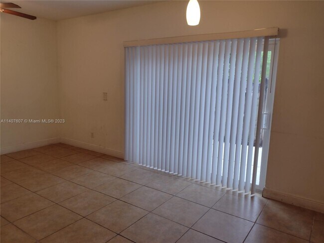 Building Photo - 16031 Emerald Cove Rd