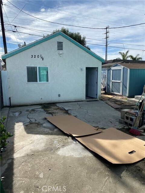Building Photo - 320 W 91st Pl