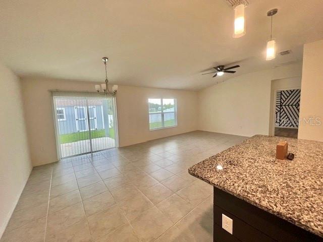 Foto del edificio - 4579 Plainview Rd