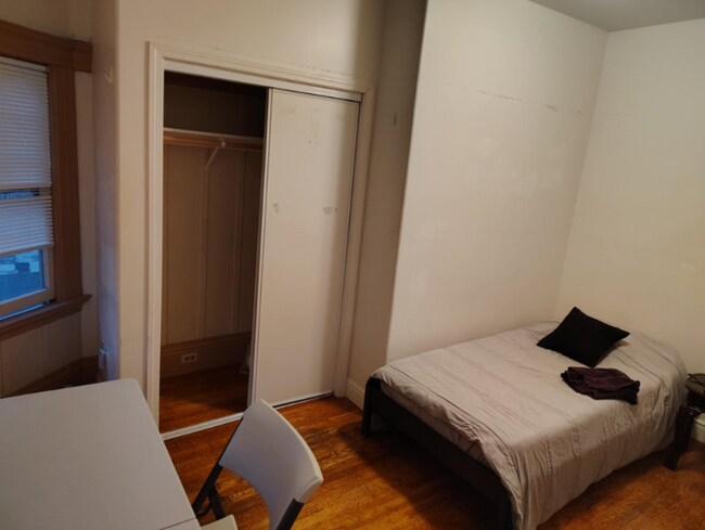 Foto del edificio - 2436 Haste St