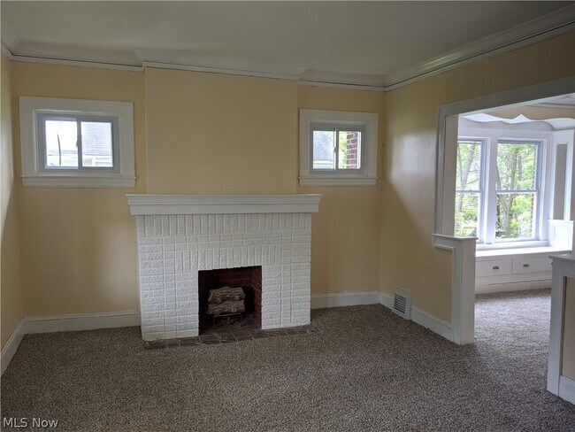 Building Photo - 3304 E 118th St