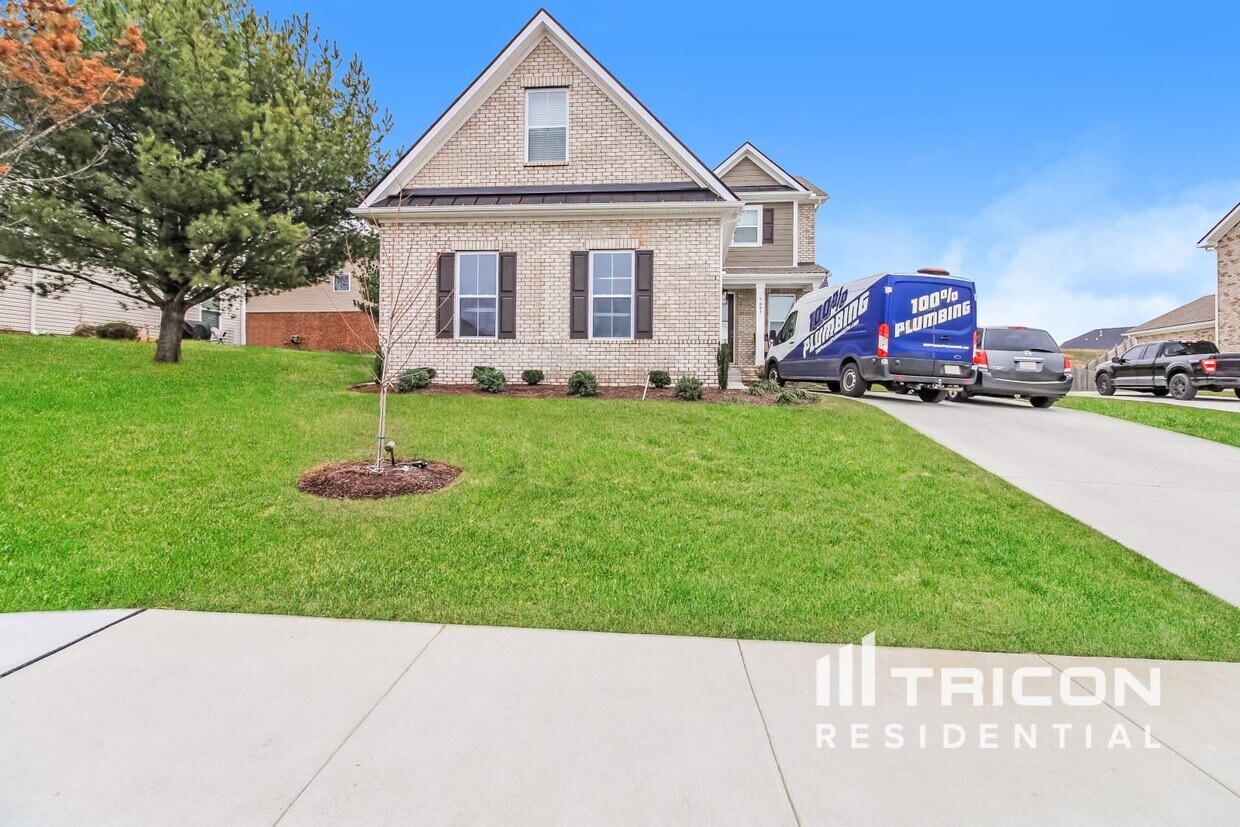 Primary Photo - 7001 Park Knoll Dr