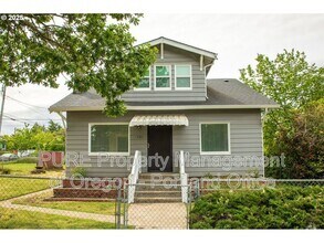 Building Photo - 5311 NE 30th Ave