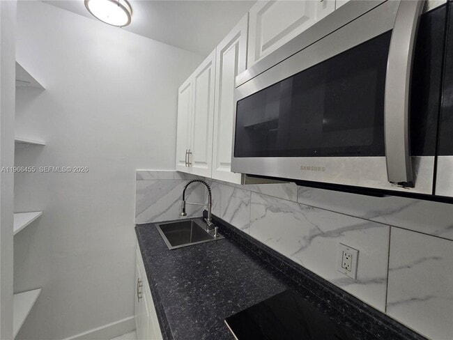 Foto del edificio - 1230 NW 70th St