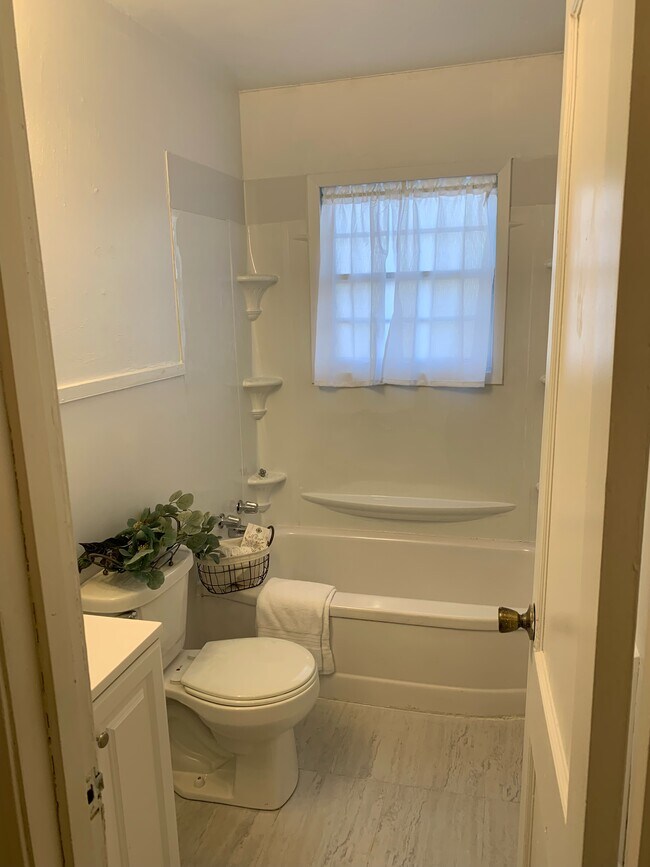 608 Xenia St, Plainview, TX 79072 House Rental in Plainview, TX