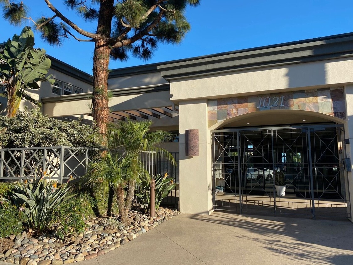 Primary Photo - Pt. Loma Condo with Large Wrap Around Deck...