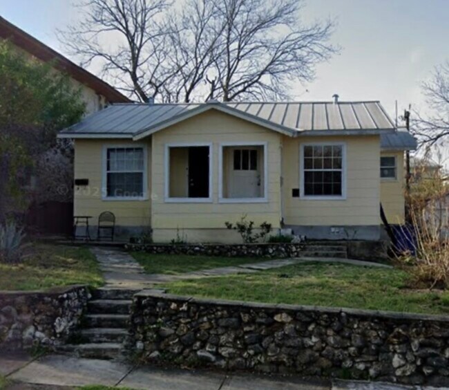 Building Photo - 208 Claremont Ave