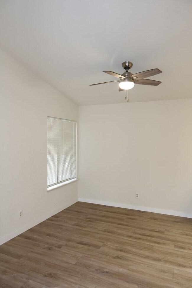 Foto del edificio - 3 Bedrooms, 2 Baths Half-plex in Greenhaven