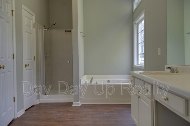 Building Photo - 3225 Ennfield Ln NW