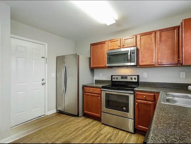 Building Photo - 5800 Natick Dr