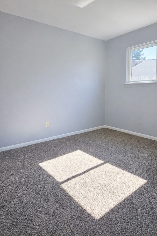 Building Photo - 2105 Council Ave