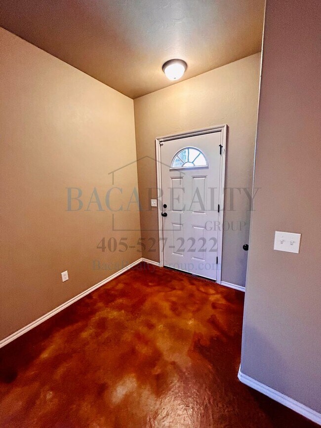Foto del edificio - Move -in Special!! 3br 2ba duplex with 2 c...