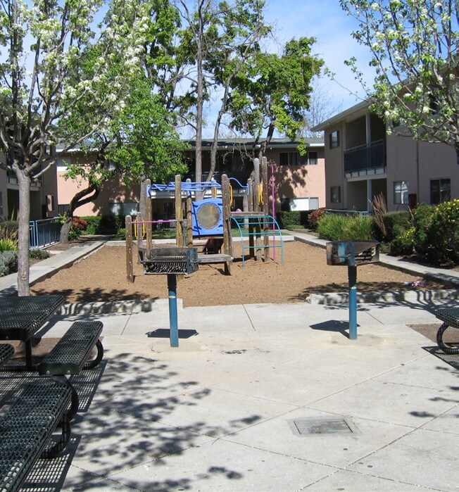 Building Photo - Maryce Freelen Apartments