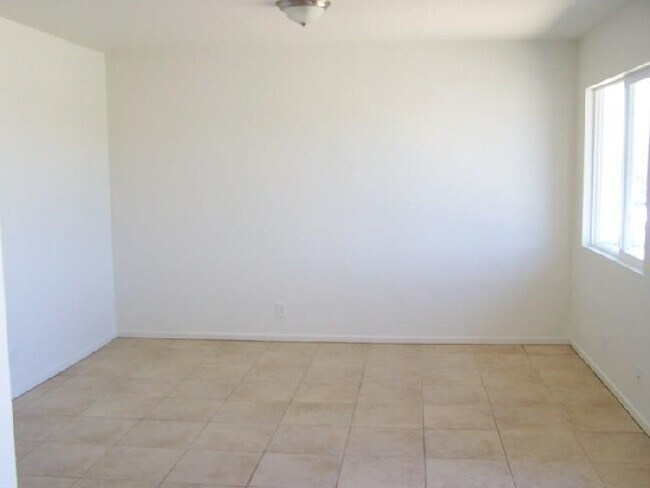 Foto del edificio - 7135 Murray Ln