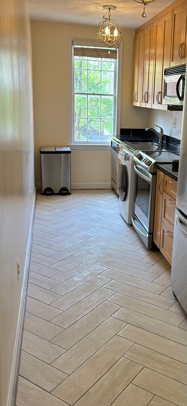 Foto del edificio - 504 Bashford Ln