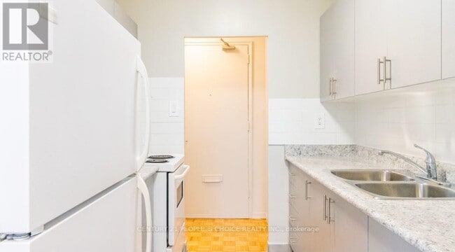 Photo du bâtiment - 1061 Seneca Ave