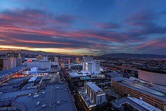 Building Photo - 150 S Las Vegas Blvd