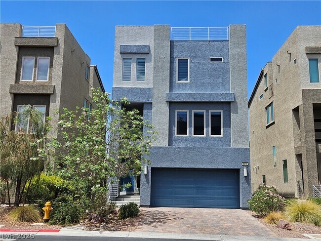 Foto del edificio - 8016 Carpenter Creek Ave
