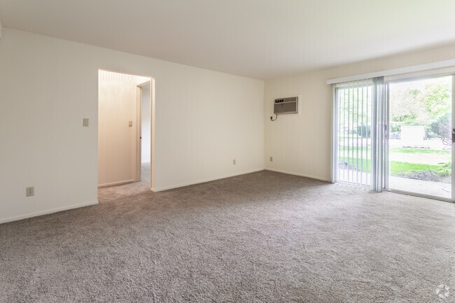 1HAB,1BA,750SF - The Salem - Colony West Apartments