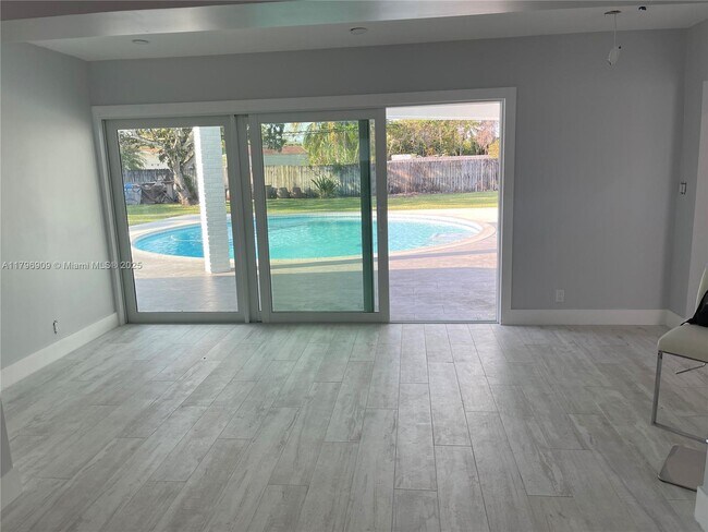 Foto del edificio - 10945 SW 172nd Terrace