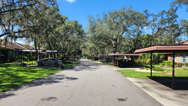 Foto del edificio - 35097 Whispering Oaks Blvd