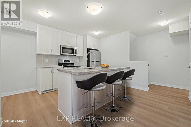 Building Photo - 1116 Creekway Private