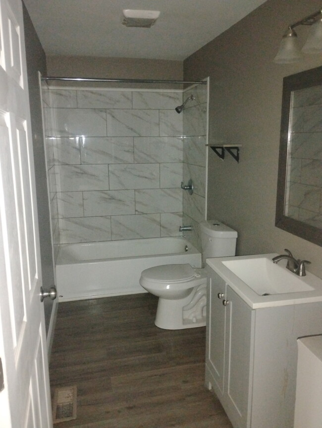Foto del edificio - 1611 Chinquapin Grove Rd